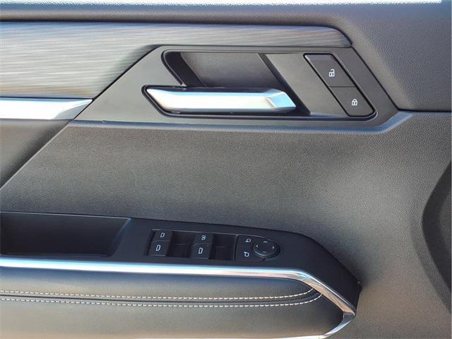 used 2025 GMC Acadia car, priced at $34,011