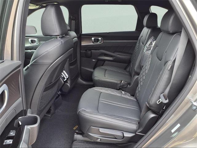 new 2026 Kia Sorento Hybrid car, priced at $48,020