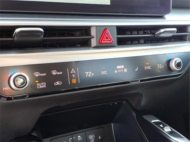 used 2024 Kia Sorento car, priced at $28,148