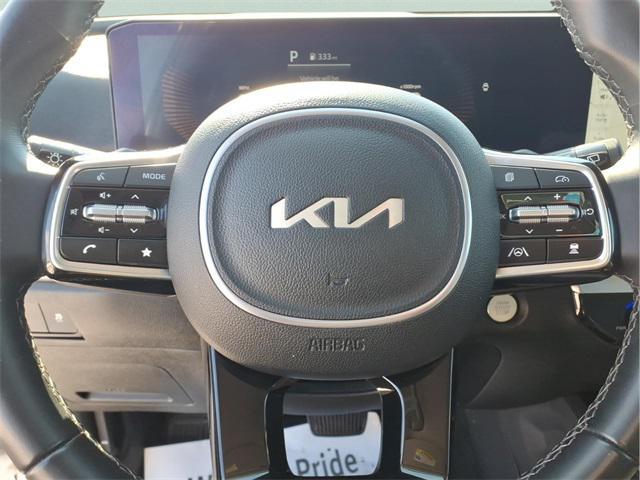 used 2024 Kia Sorento car, priced at $28,148