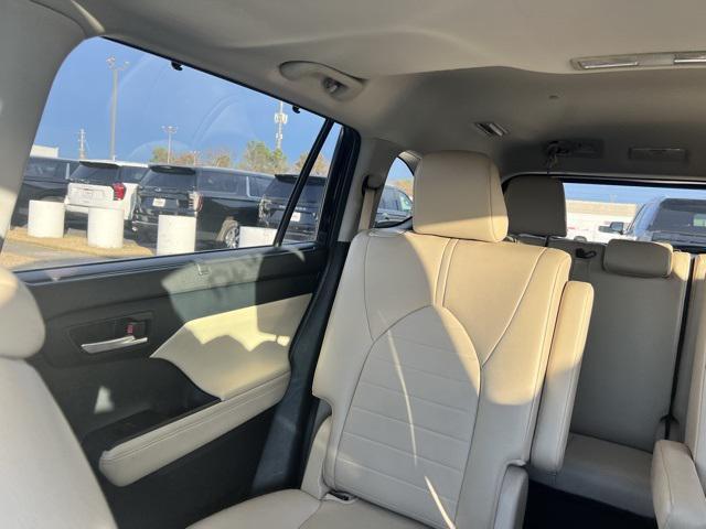 used 2023 Toyota Highlander car, priced at $35,499