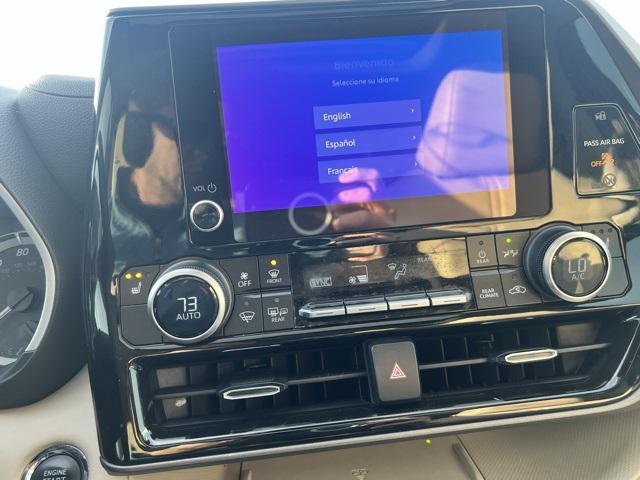 used 2023 Toyota Highlander car, priced at $35,499