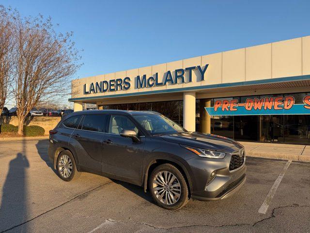 used 2024 Toyota Highlander Hybrid car, priced at $49,991