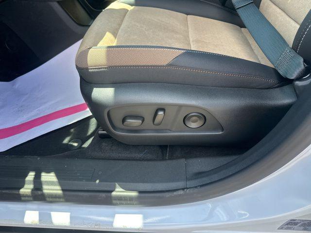 new 2026 Chevrolet Equinox car, priced at $33,285