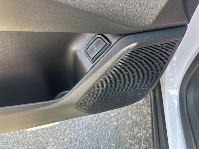 new 2026 Chevrolet Equinox car, priced at $33,285