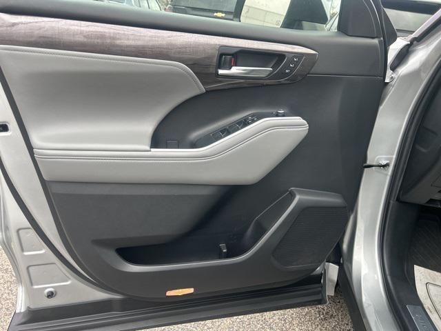 used 2023 Toyota Highlander car, priced at $37,828