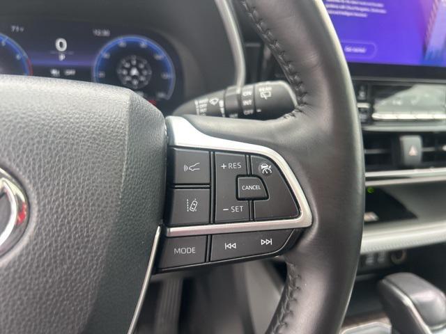 used 2023 Toyota Highlander car, priced at $37,828
