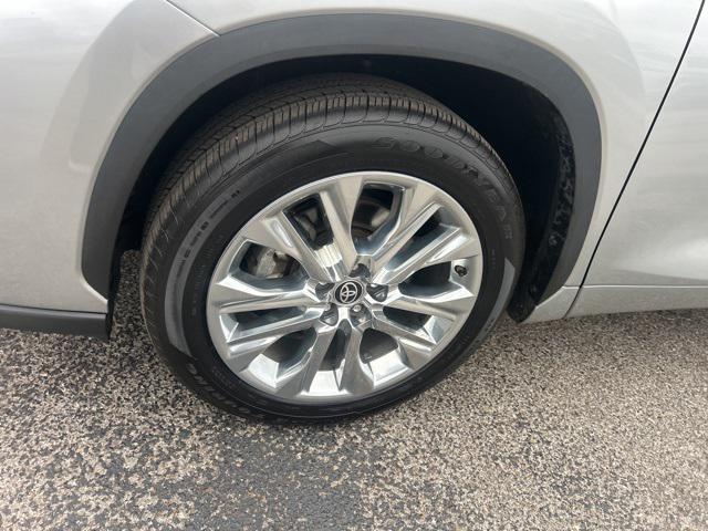 used 2023 Toyota Highlander car, priced at $37,828