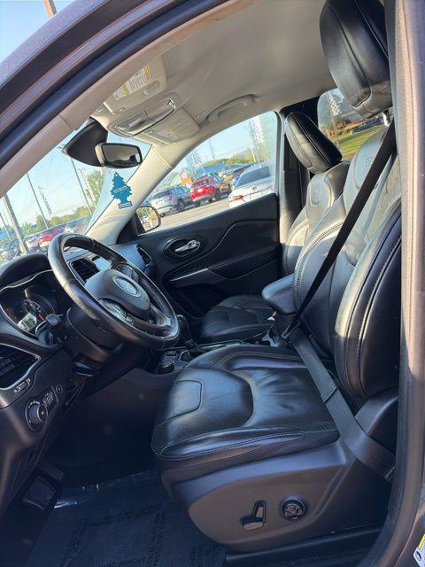 used 2019 Jeep Cherokee car, priced at $17,757