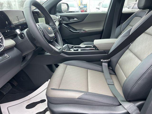 new 2026 Chevrolet Equinox car, priced at $32,435