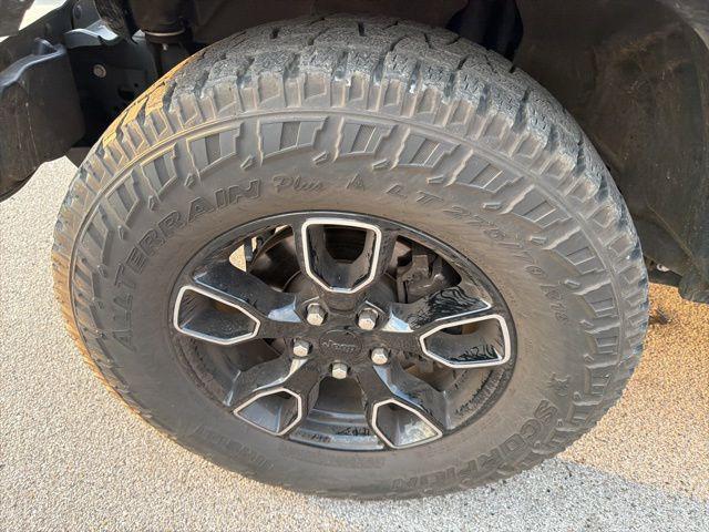 used 2021 Jeep Gladiator car, priced at $30,791