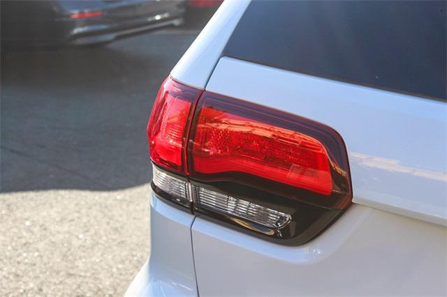 used 2018 Jeep Grand Cherokee car, priced at $15,491