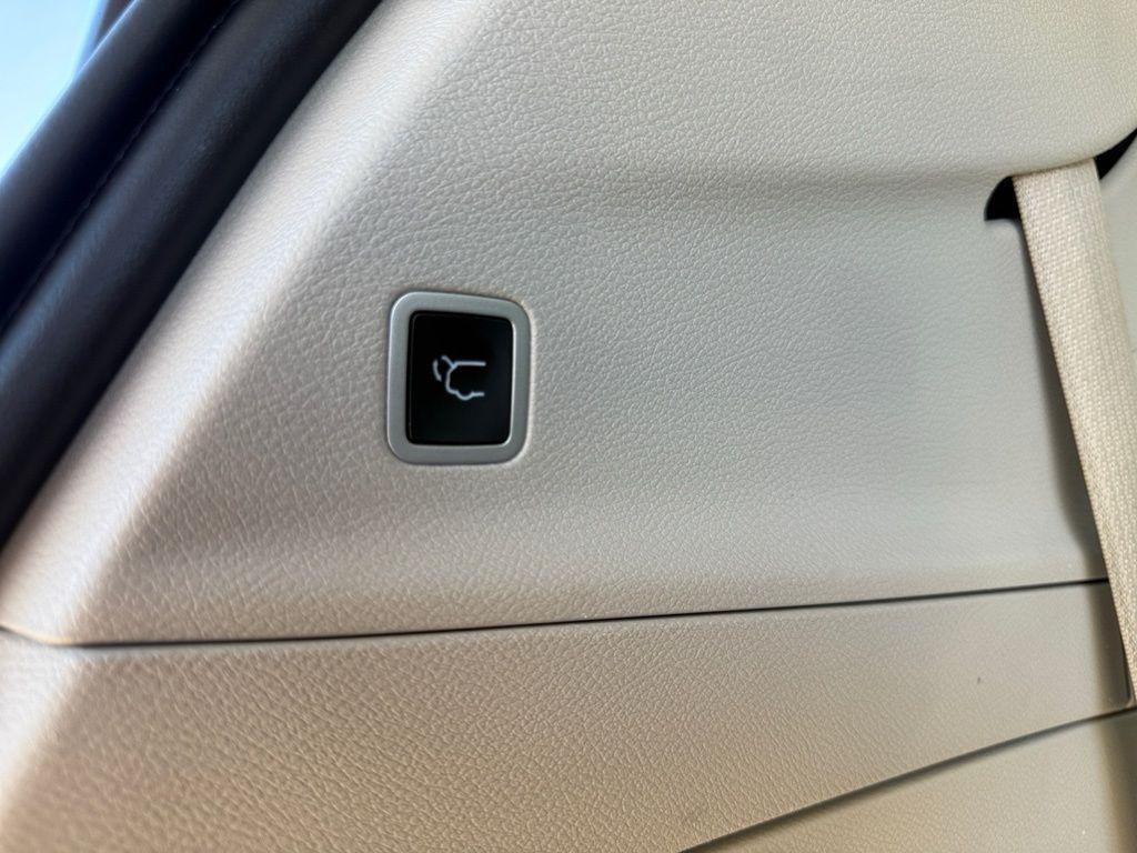 used 2024 Chrysler Pacifica car, priced at $29,488