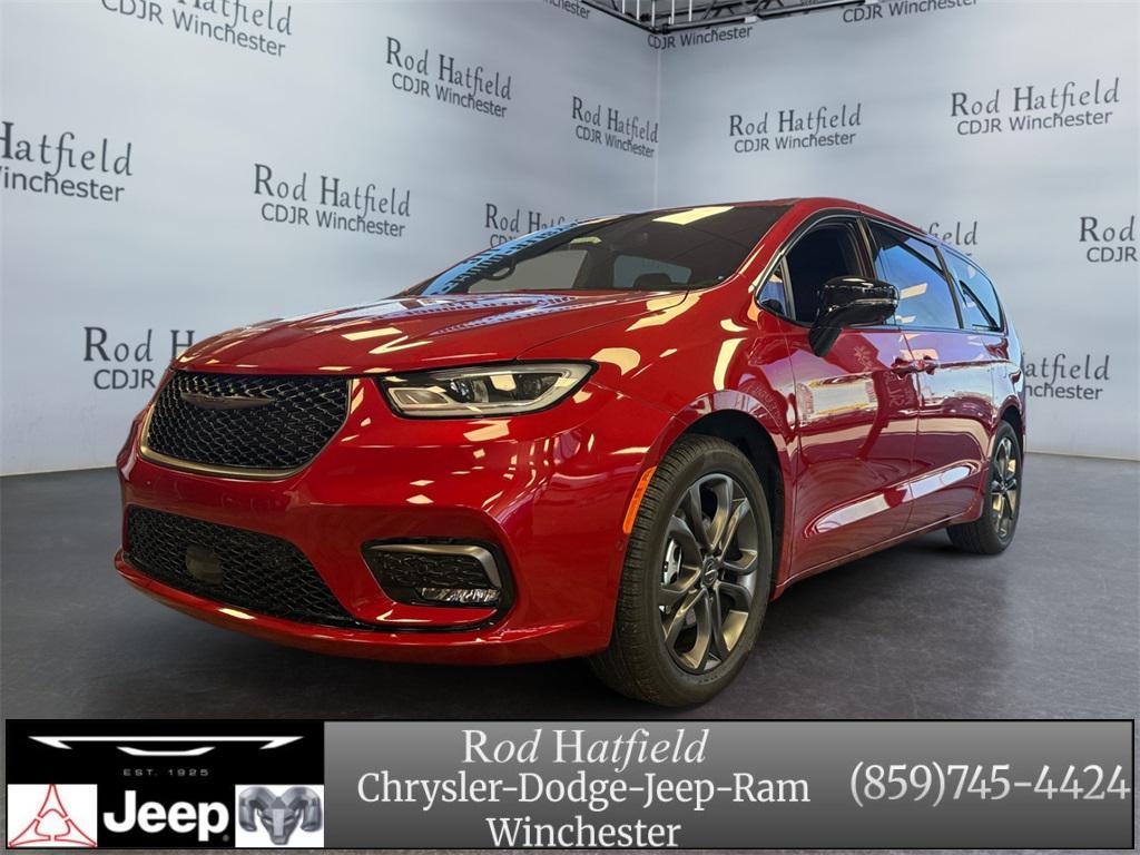new 2026 Chrysler Pacifica car, priced at $42,084