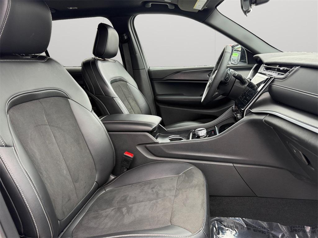 used 2025 Jeep Grand Cherokee L car, priced at $39,915