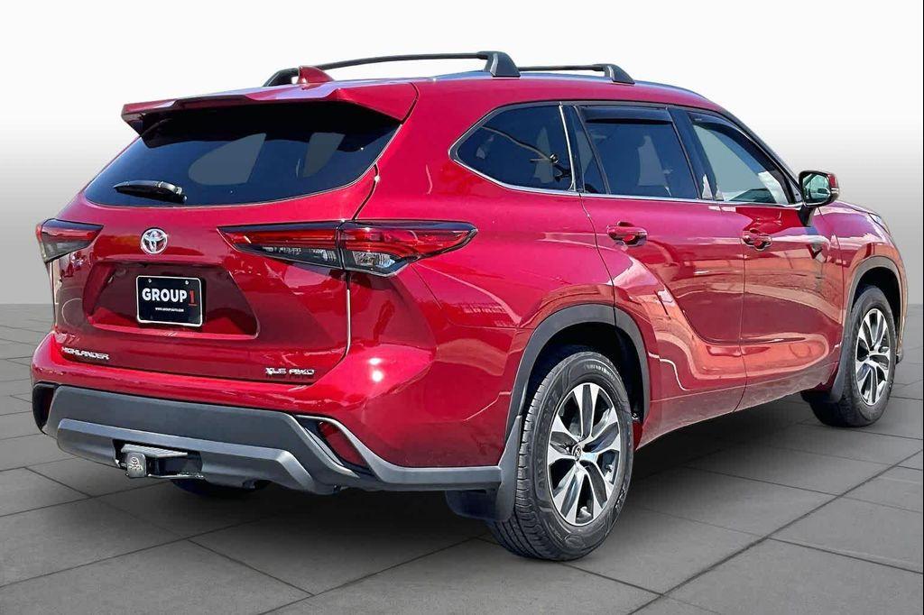 used 2021 Toyota Highlander car, priced at $33,200