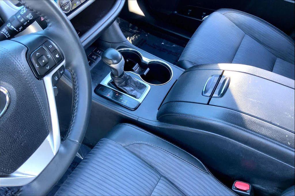 used 2019 Toyota Highlander car, priced at $21,280