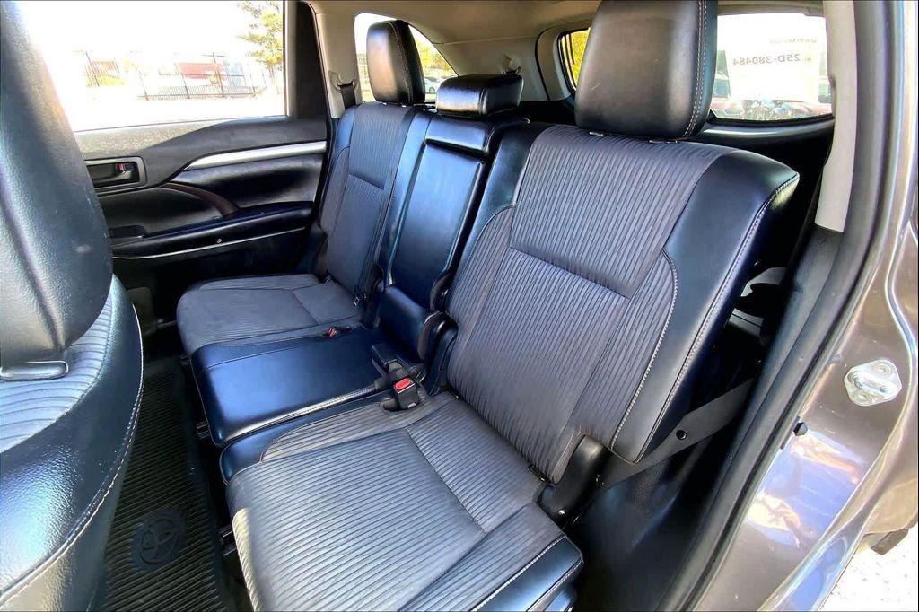 used 2019 Toyota Highlander car, priced at $21,280