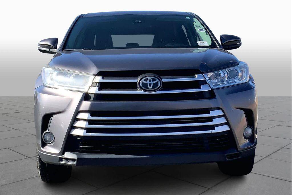 used 2019 Toyota Highlander car, priced at $21,280