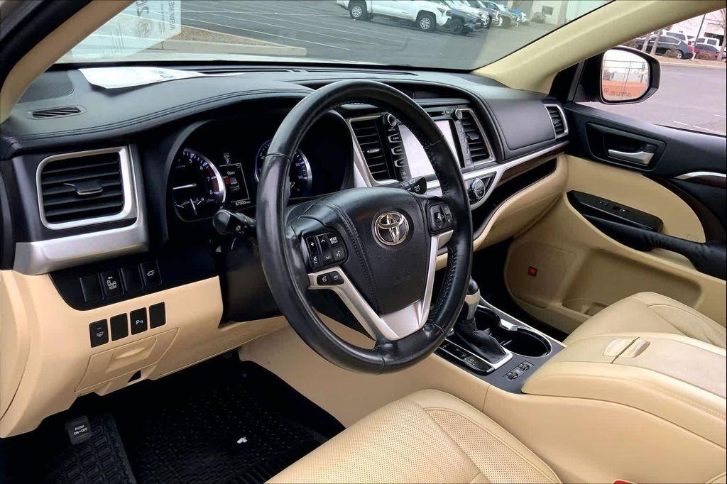 used 2015 Toyota Highlander car, priced at $21,900