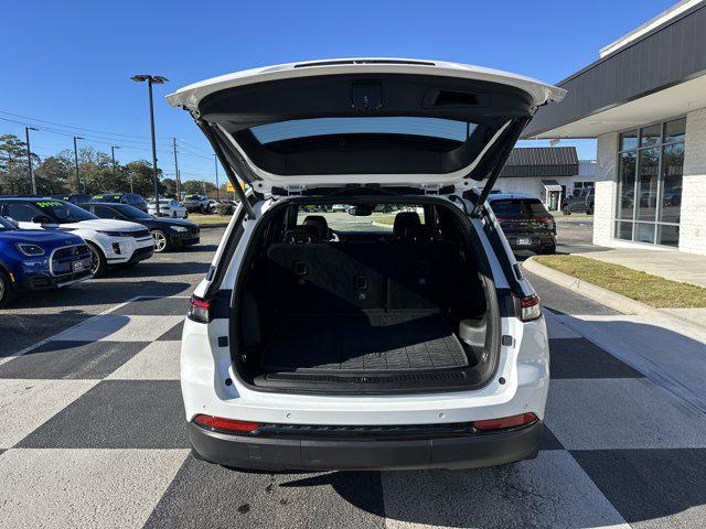 used 2024 Jeep Grand Cherokee car, priced at $29,990