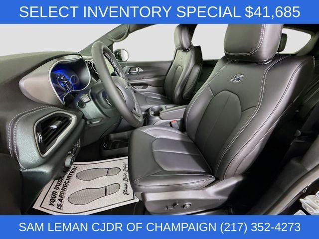 new 2026 Chrysler Pacifica car, priced at $41,685