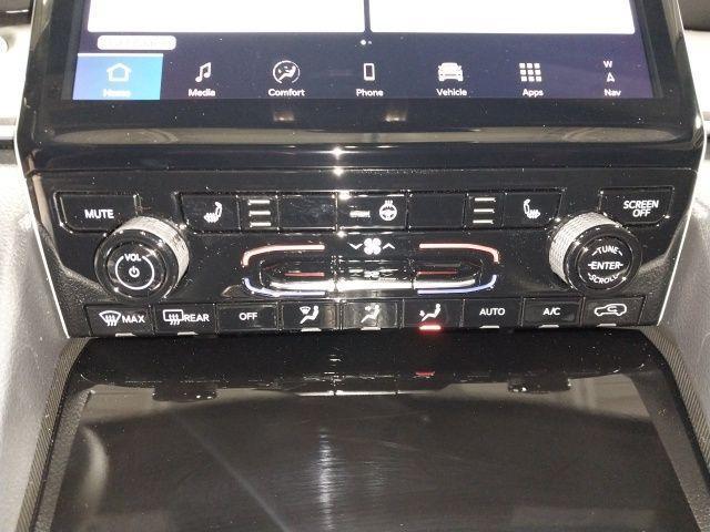 new 2025 Jeep Grand Cherokee car, priced at $43,640