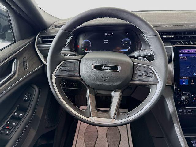 new 2025 Jeep Grand Cherokee car, priced at $43,140