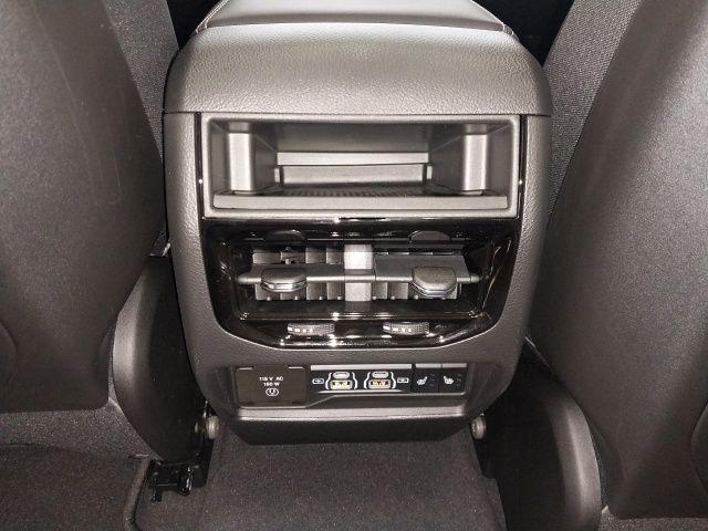 new 2025 Jeep Grand Cherokee car, priced at $43,640