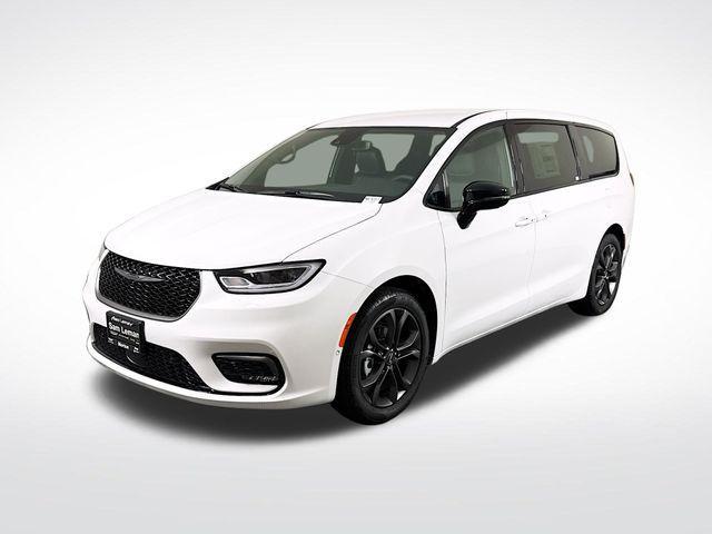 new 2026 Chrysler Pacifica car, priced at $43,560