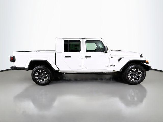new 2026 Jeep Gladiator car, priced at $43,202