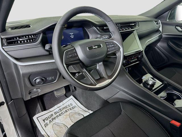 new 2025 Jeep Grand Cherokee car, priced at $35,575