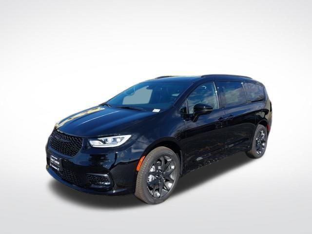 new 2026 Chrysler Pacifica car, priced at $48,810