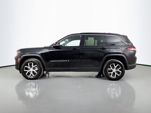 used 2025 Jeep Grand Cherokee car, priced at $35,880