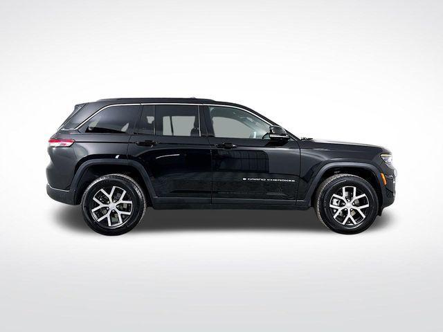 used 2025 Jeep Grand Cherokee car, priced at $36,500