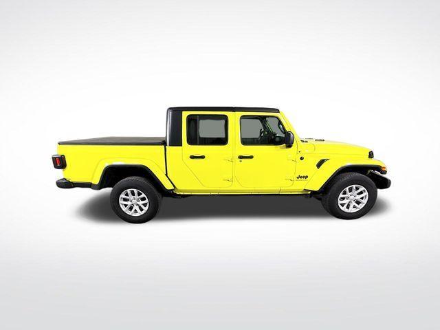 used 2023 Jeep Gladiator car, priced at $28,000