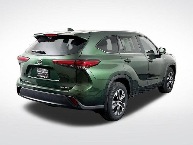 used 2023 Toyota Highlander car, priced at $32,819