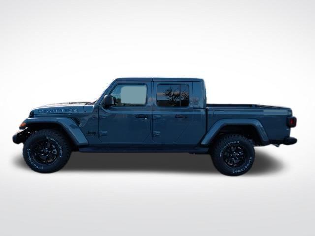 new 2025 Jeep Gladiator car, priced at $40,185