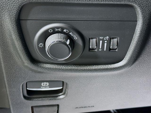 new 2026 Jeep Grand Cherokee car, priced at $39,917