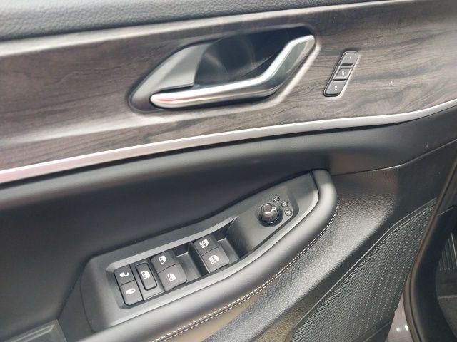 new 2025 Jeep Grand Cherokee L car, priced at $42,720