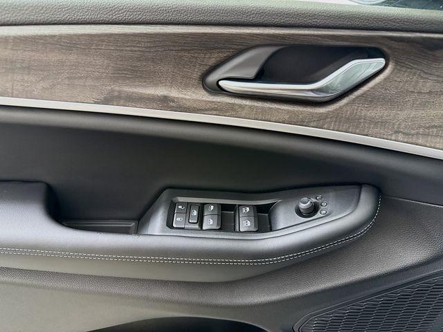 new 2026 Jeep Grand Cherokee car, priced at $42,704