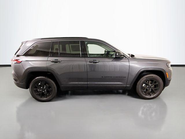 new 2026 Jeep Grand Cherokee car, priced at $42,704