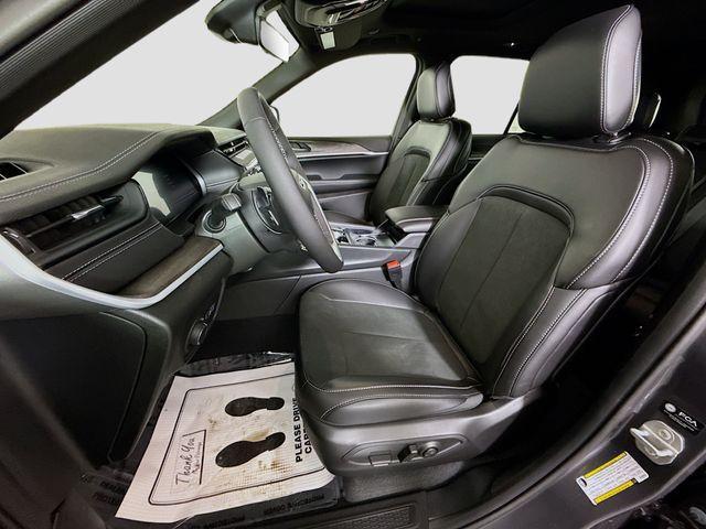 new 2026 Jeep Grand Cherokee car, priced at $42,704