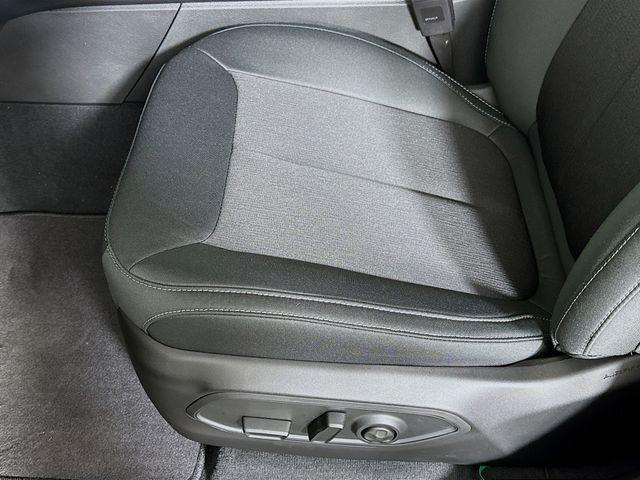 new 2025 Jeep Grand Cherokee car, priced at $33,625