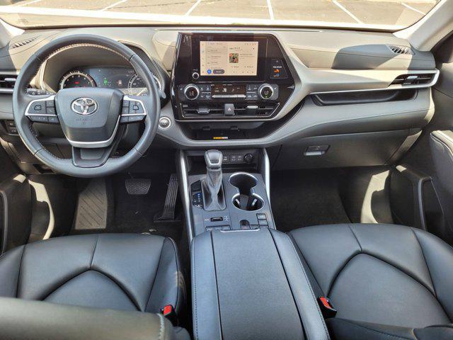 used 2024 Toyota Highlander car, priced at $40,900
