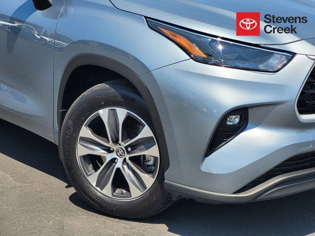 used 2024 Toyota Highlander car, priced at $42,900
