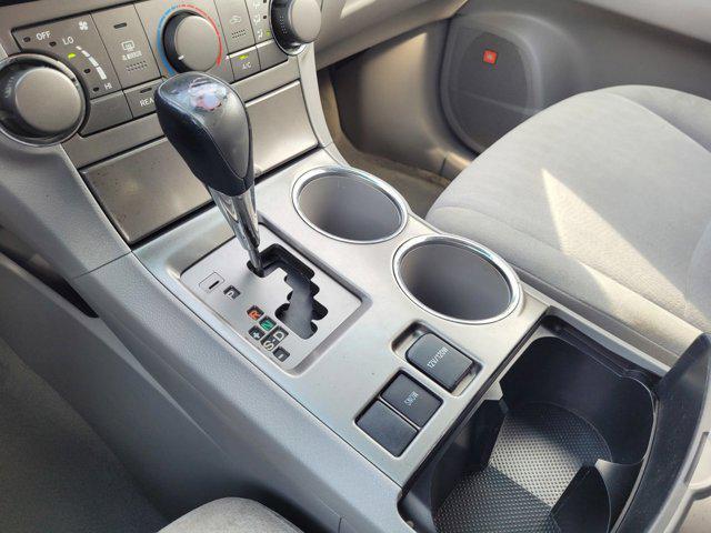 used 2008 Toyota Highlander car, priced at $12,900