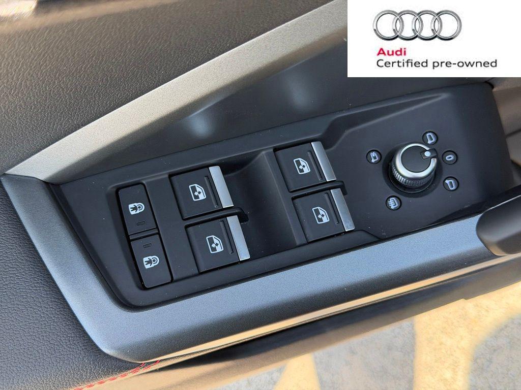 Audi Q3 view 21