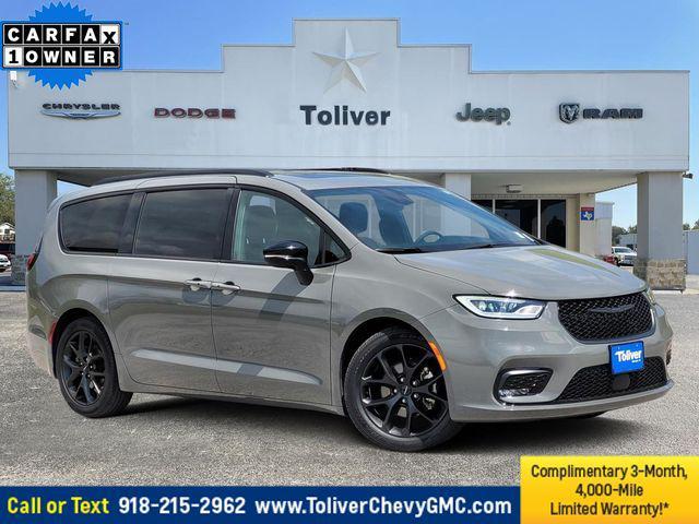 used 2025 Chrysler Pacifica car, priced at $31,108