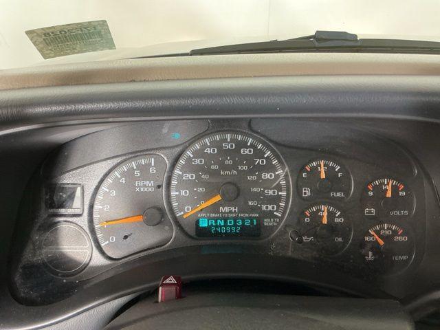 used 2002 Chevrolet Avalanche car, priced at $5,171